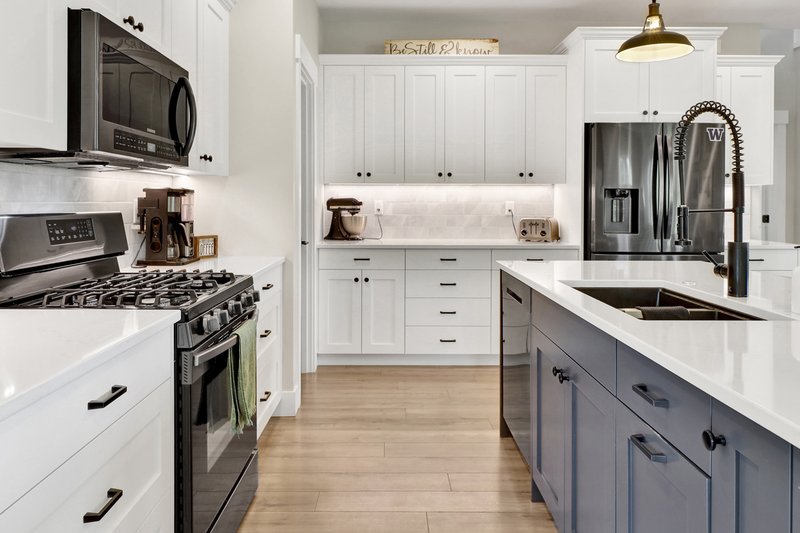 Dream House Plan - Interior - Kitchen for Farmhouse House Plan #1070-16 - 3 bed, 2.5 bath