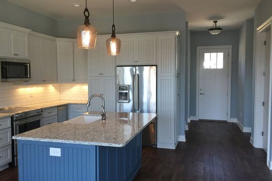 Interior - Entry for Craftsman House Plan #437-91 - 2 bed, 2.5 bath
