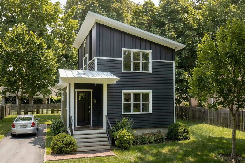 Architectural House Design - Exterior - Front Elevation 3 for Modern House Plan #79-319 - 3 bed, 2.5 bath