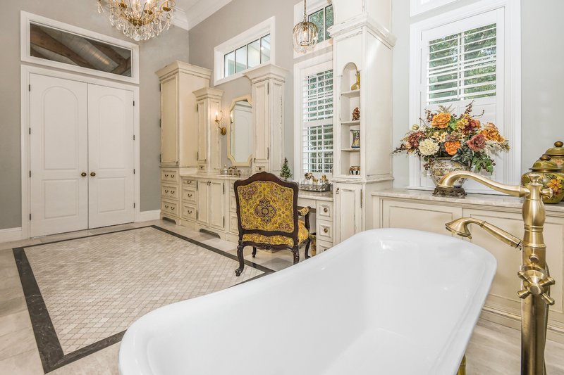 House Blueprint - Interior - Master Bathroom 2 for Colonial House Plan #1058-222 - 4 bed, 5.5 bath