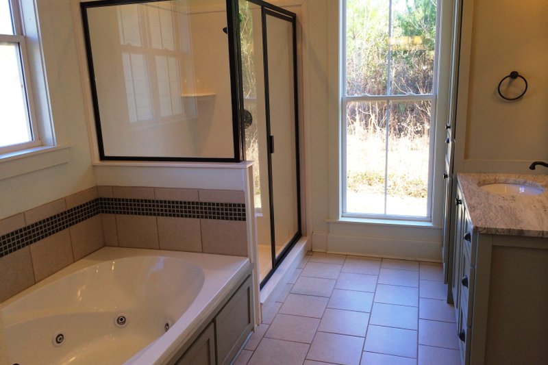 House Design - Interior - Master Bathroom for Farmhouse House Plan #430-76 - 3 bed, 2.5 bath