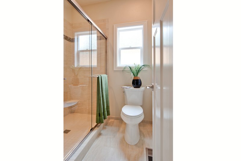 Dream House Plan - Interior - Bathroom for Traditional House Plan #124-921 - 3 bed, 2.5 bath