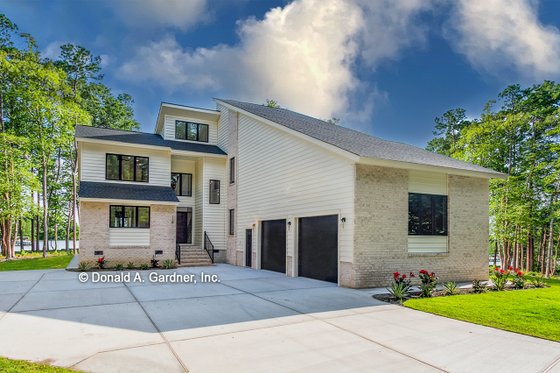 Exterior - Front Elevation for Contemporary House Plan #929-268 - 4 bed, 3.5 bath