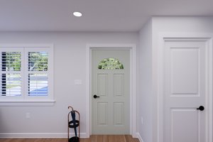 Interior - Entry for Craftsman House Plan #1060-286 - 3 bed, 2 bath