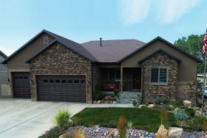 Ranch Exterior - Front Elevation Plan #1060-43