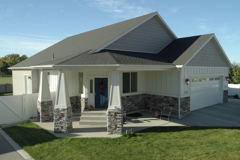 Dream House Plan - Exterior - Front Elevation 4 for Ranch House Plan #1060-40 - 2 bed, 2 bath