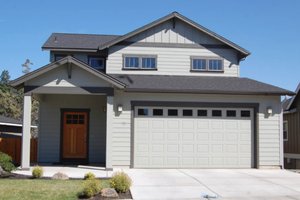 Traditional Exterior - Front Elevation Plan #895-42