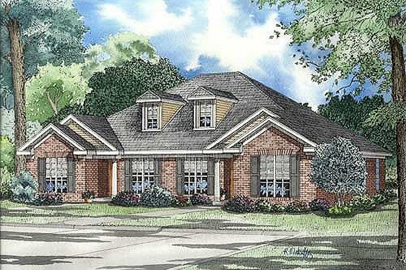 Traditional Style House Plan - 2 Beds 2 Baths 1055 Sq/Ft Plan #17-1049