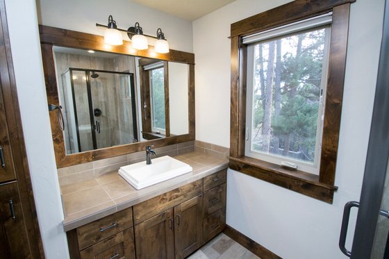 Interior - Bathroom 1 for Craftsman House Plan #892-11 - 3 bed, 4.5 bath