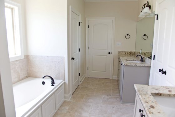 Interior - Master Bathroom 1 for Southern House Plan #430-183 - 4 bed, 2 bath