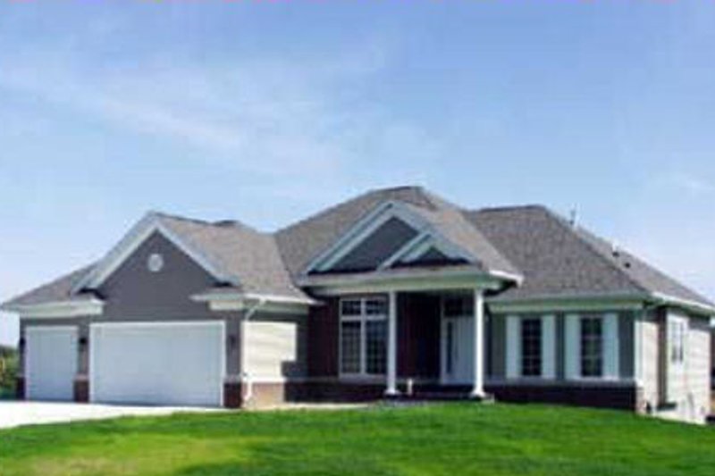 Home Plan - Traditional Exterior - Front Elevation Plan #70-218