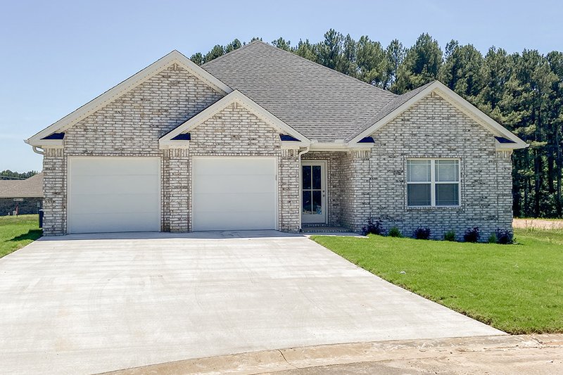 Dream House Plan - Traditional Photo Plan #17-3425