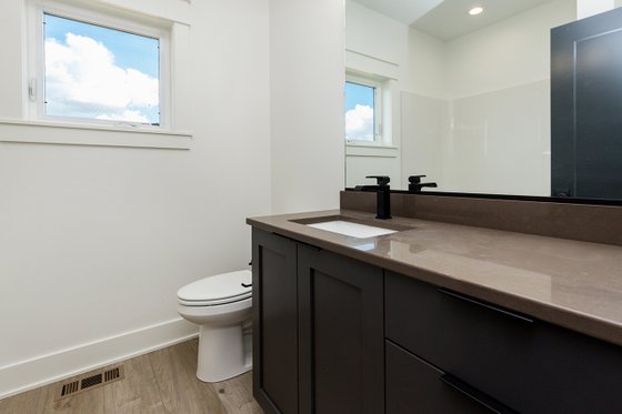 Interior - Bathroom for Ranch House Plan #70-1477 - 3 bed, 2 bath