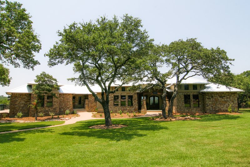 House Blueprint - Prairie Exterior - Front Elevation Plan #80-211