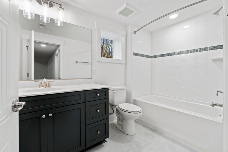 Home Plan - Interior - Bathroom for Farmhouse House Plan #923-154 - 3 bed, 2.5 bath