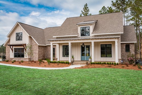 Exterior - Front Elevation for Farmhouse House Plan #430-191 - 3 bed, 2.5 bath