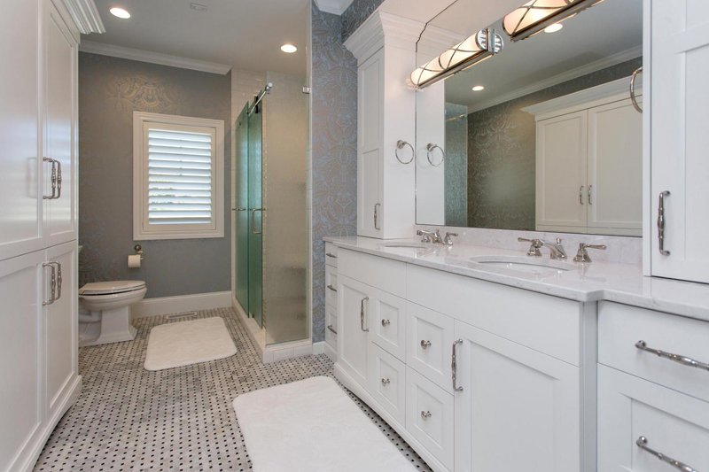 Home Plan - Interior - Master Bathroom for Farmhouse House Plan #70-1549 - 4 bed, 3 bath