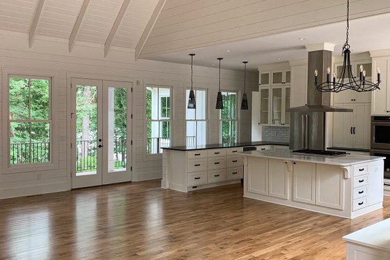 Interior - Family Room for Craftsman House Plan #437-112 - 3 bed, 3.5 bath