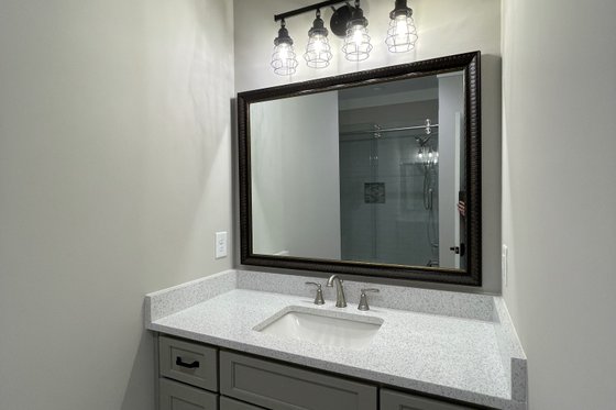 Interior - Bathroom 1 for Craftsman House Plan #437-111 - 4 bed, 3.5 bath