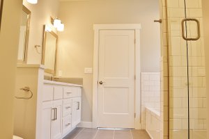 Interior - Master Bathroom for Craftsman House Plan #1070-50 - 3 bed, 2.5 bath