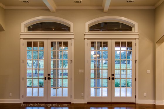 Interior - Family Room 1 for Traditional House Plan #935-25 - 4 bed, 4.5 bath