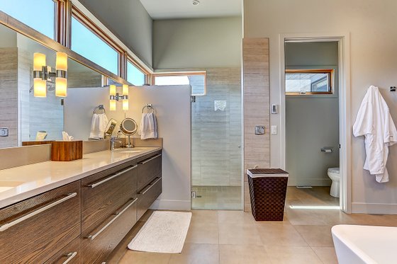Interior - Master Bathroom 1 for Modern House Plan #892-12 - 3 bed, 3.5 bath