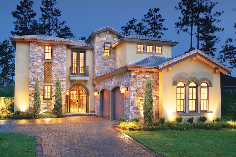Mediterranean Style House Plan - 4 Beds 5 Baths 3031 Sq/Ft Plan #930-22