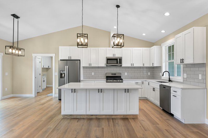 House Design - Interior - Kitchen 2 for Craftsman House Plan #1070-202 - 3 bed, 2 bath
