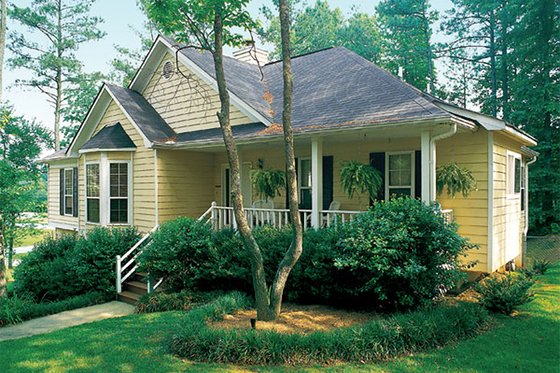 Exterior - Front Elevation for Traditional House Plan #312-399 - 3 bed, 2 bath