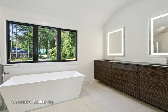 Interior - Master Bathroom for Contemporary House Plan #929-268 - 4 bed, 3.5 bath