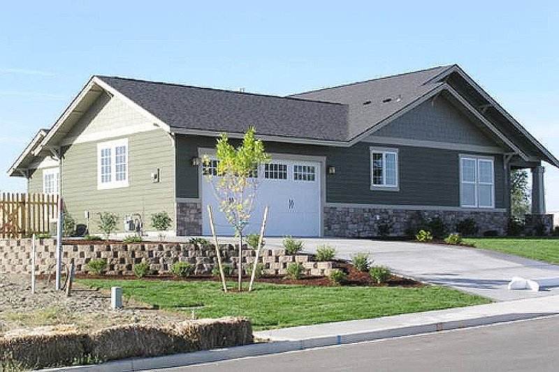 Dream House Plan - 1900 square foot Craftsman Home