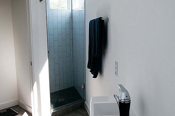 Interior - Master Bathroom for Modern House Plan #450-6 - 3 bed, 2.5 bath