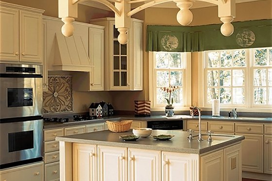 Interior - Kitchen for Southern House Plan #137-174 - 4 bed, 4 bath