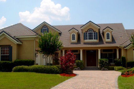 Exterior - Front Elevation for Southern House Plan #135-208 - 4 bed, 4 bath