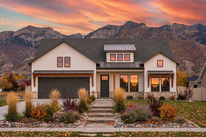 Dream House Plan - Farmhouse Exterior - Front Elevation Plan #1096-116