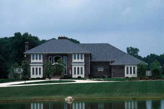 Exterior - Front Elevation for Traditional House Plan #312-244 - 4 bed, 3.5 bath