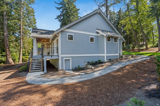 Photo 2 for Traditional House Plan #1070-58 - 3 bed, 2.5 bath