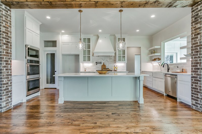 Architectural House Design - Interior - Kitchen 1 for Farmhouse House Plan #430-215 - 4 bed, 3 bath