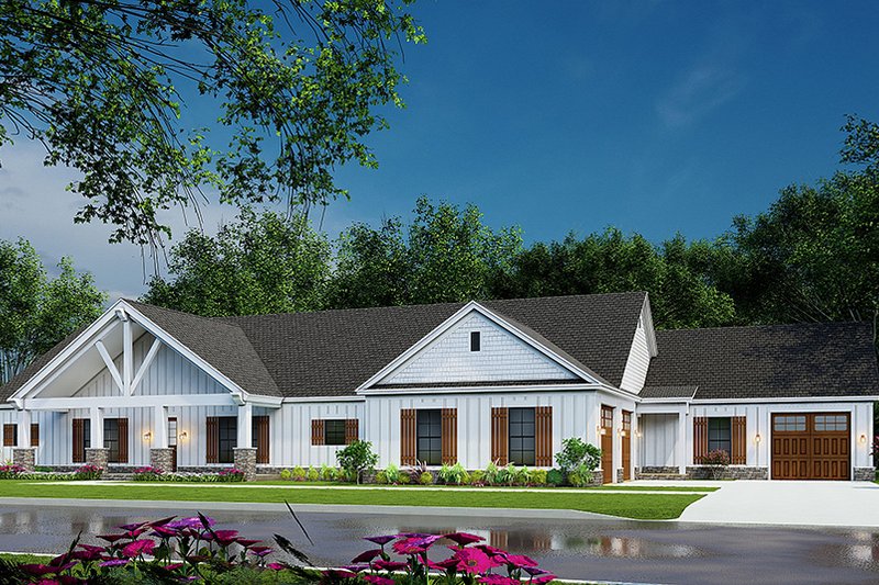 House Plan Design - Exterior - Front Elevation 2 for Traditional House Plan #923-212 - 4 bed, 4 bath
