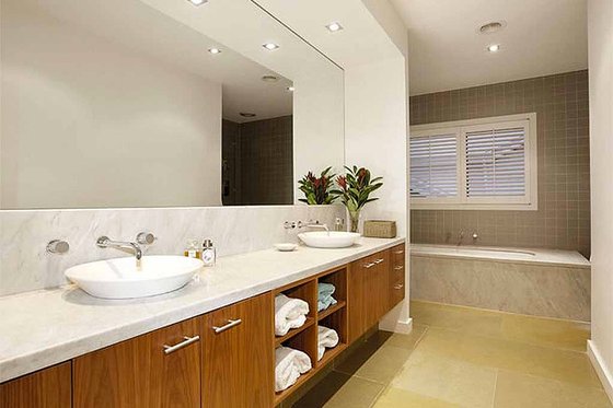 Interior - Master Bathroom for Modern House Plan #496-1 - 5 bed, 2.5 bath