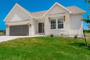 Farmhouse Style House Plan - 3 Beds 2.5 Baths 1642 Sq/Ft Plan #20-2462 Exterior 