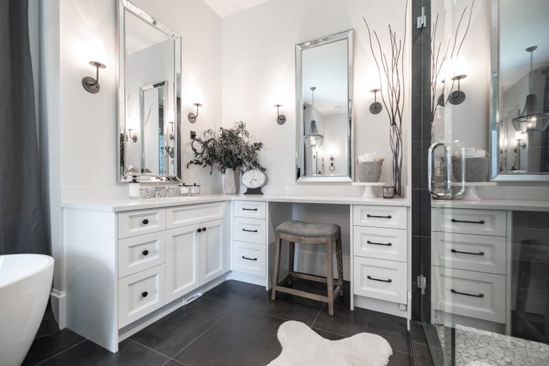 House Blueprint - Interior - Master Bathroom for European House Plan #1114-19 - 6 bed, 4.5 bath