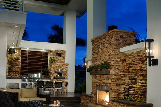 Covered Patio - 5500 square foot Modern Home