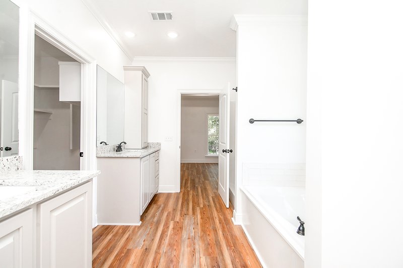 Architectural House Design - Interior - Master Bathroom for Ranch House Plan #430-283 - 4 bed, 2 bath