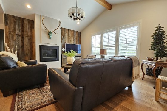 Interior - Family Room for Ranch House Plan #1105-9 - 3 bed, 2.5 bath