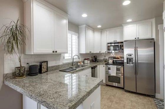Interior - Kitchen 3 for Traditional House Plan #1060-4 - 3 bed, 2.5 bath
