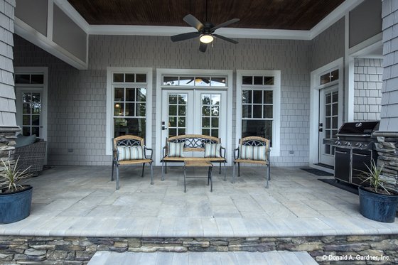 Exterior - Covered Porch for Craftsman House Plan #929-24 - 4 bed, 3 bath