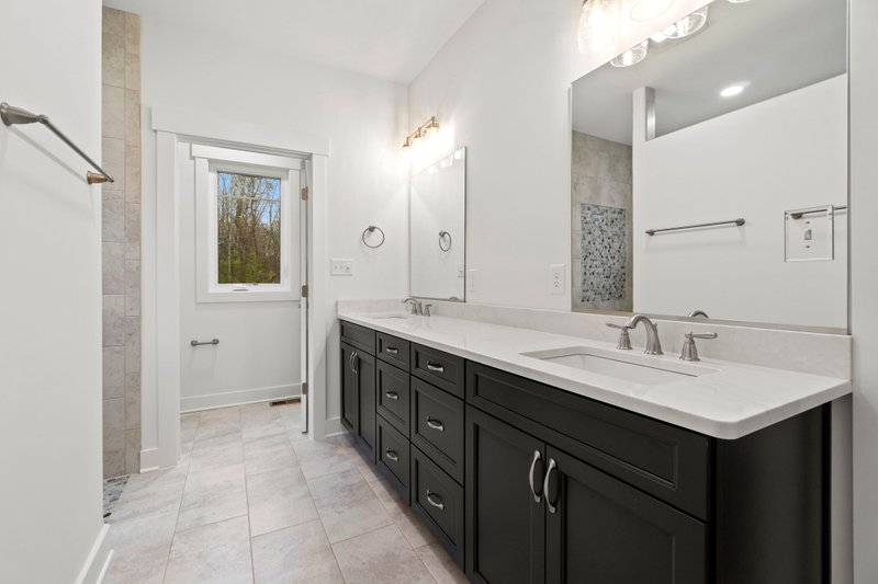 Home Plan - Interior - Master Bathroom for Farmhouse House Plan #923-154 - 3 bed, 2.5 bath
