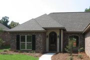 Traditional Style House Plan - 3 Beds 2 Baths 1600 Sq/Ft Plan #430-22 