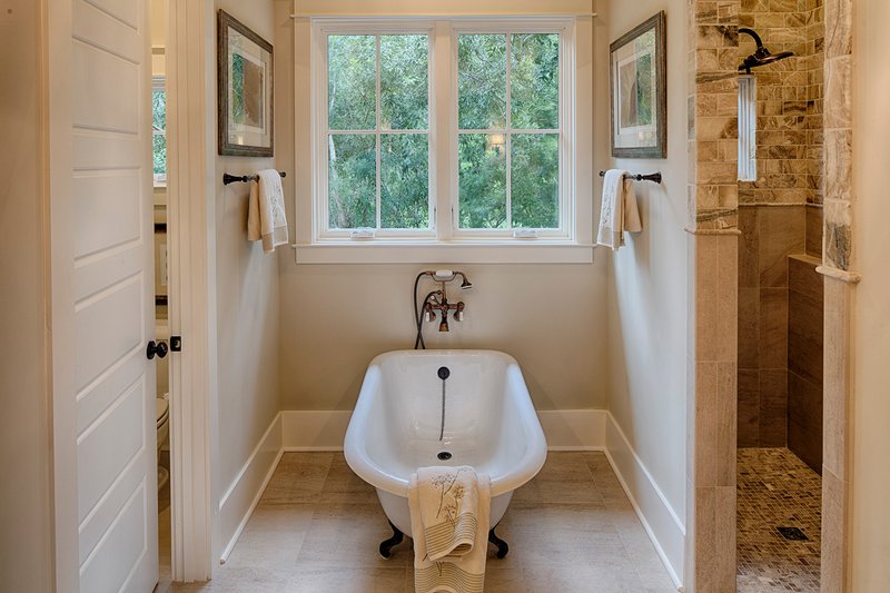House Plan Design - Interior - Master Bathroom 1 for Country House Plan #928-337 - 4 bed, 4.5 bath